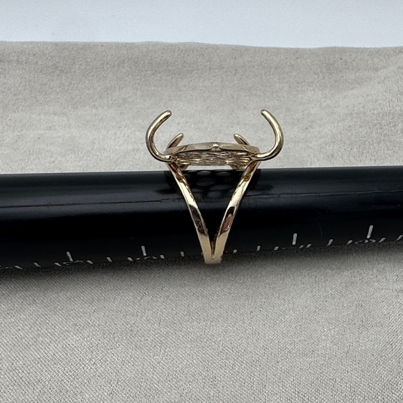 Good condition Gold Statement Ring size 8 vintage - Picture 2 of 4